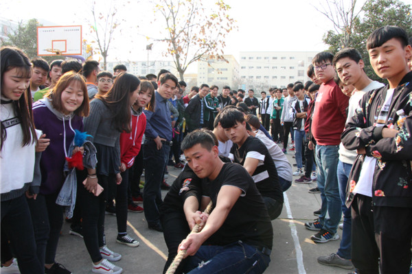 项城中专举行2017年秋季运动会