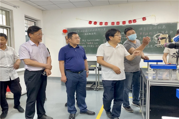 学习中交流，交流中成长——辉县市中等专业学校领导到我校参观学习报道