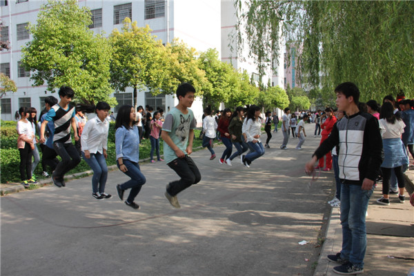 项城中专2015年春季运动会报道