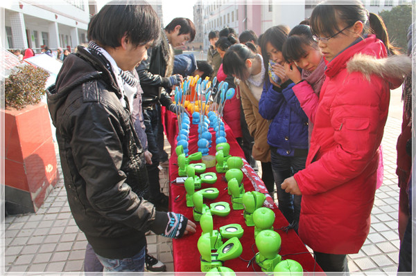 “感动校园”摄影比赛参考范图二